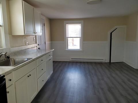 95 Maple St, Ware, MA 01082 photo 3
