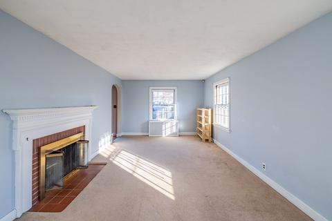 26 Button St, Worcester, MA 01606 photo 9