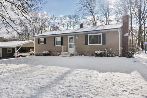 35 Helberg Rd, Springfield, MA 01128 photo 1