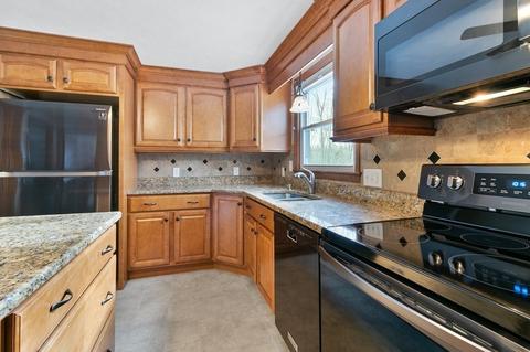35 Helberg Rd, Springfield, MA 01128 photo 5