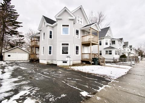 72 Malden St, Springfield, MA 01108 photo 2
