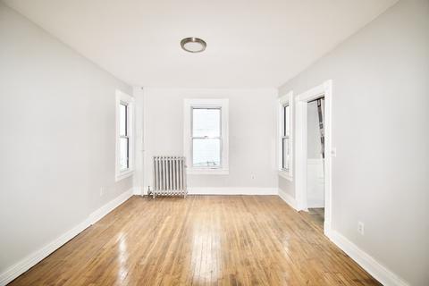 72 Malden St, Springfield, MA 01108 photo 8