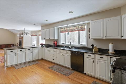 114 Chestnut St, Upton, MA 01568 photo 8
