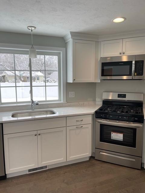 30 Markham Cir, Ayer, MA 01432 photo 3