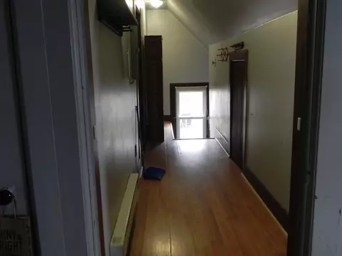 21 Forest St, Springfield, MA 01108 photo 2