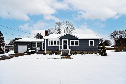79 Edgell Dr, Framingham, MA 01701 photo 1