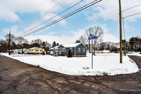 79 Edgell Dr, Framingham, MA 01701 photo 3