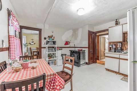91-93 Fenwick St, Springfield, MA 01109 photo 5
