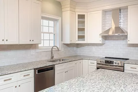 6 Par Five Ln #10, Dudley, MA 01571