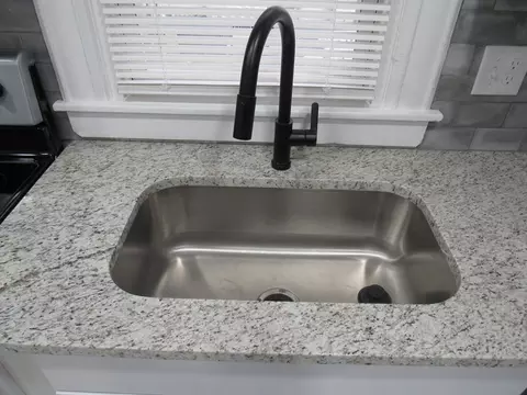 138 Bloomfield St, Springfield, MA 01108 photo 3