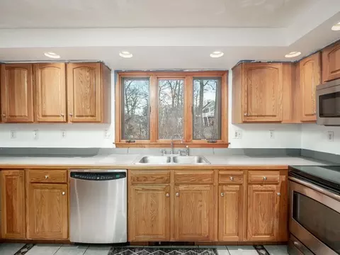 28 High St, Ayer, MA 01432 photo 5