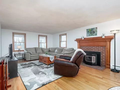 28 High St, Ayer, MA 01432 photo 12