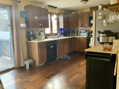 271 Parkerview St, Springfield, MA 01129 photo 2