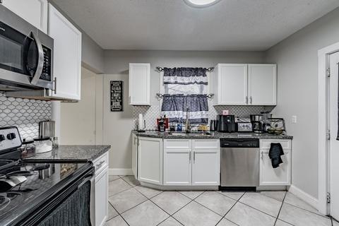 99 Edendale St, Springfield, MA 01104 photo 13