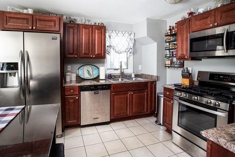 132 Ratcliffe St, Fall River, MA 02723 photo 6