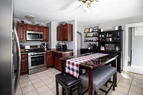132 Ratcliffe St, Fall River, MA 02723 photo 7