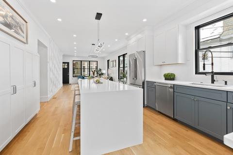 43 Ackers Ave, Brookline, MA 02446 photo 5