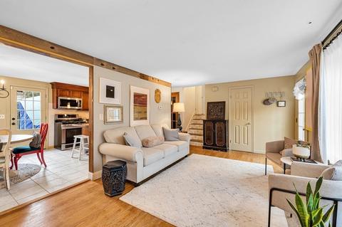 63 Entrybrook Dr, Springfield, MA 01108 photo 2