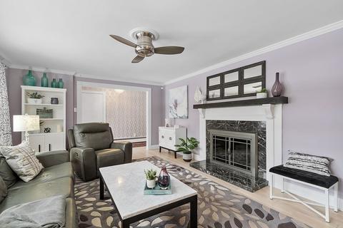 48 Dascomb Rd, Andover, MA 01810 photo 4
