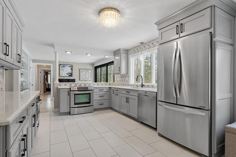 48 Dascomb Rd, Andover, MA 01810 photo 9