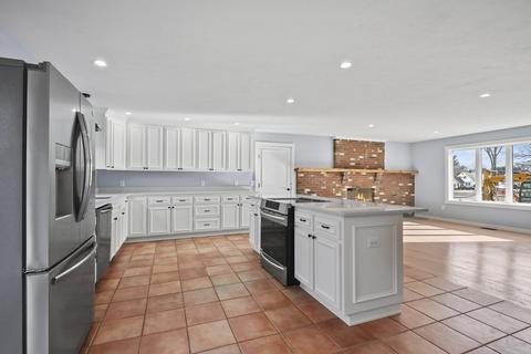 116 Thompson Rd, Webster, MA 01570 photo 7