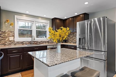 3 Hazen Ave, Danvers, MA 01923 photo 3