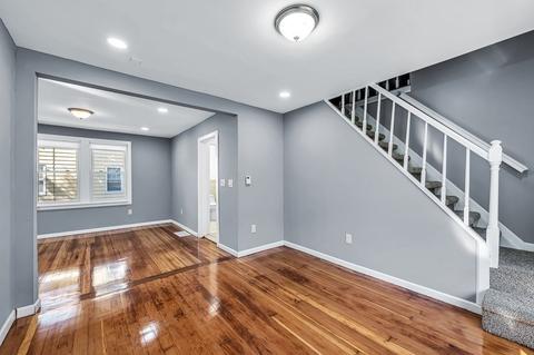 37 Pembroke St, Springfield, MA 01104 photo 3