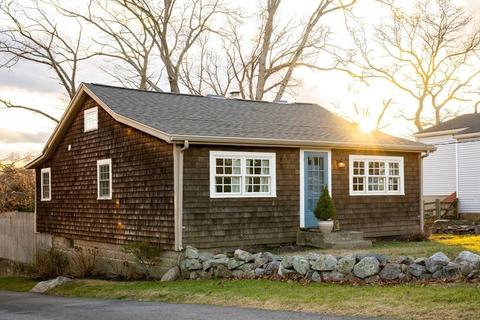 4 Chestnut Pl, Hingham, MA 02043 photo 2