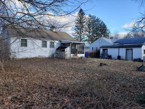 96 Lehigh St, Springfield, MA 01104 photo 4