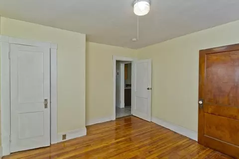33-35 Rittenhouse Ter, Springfield, MA 01108 photo 5