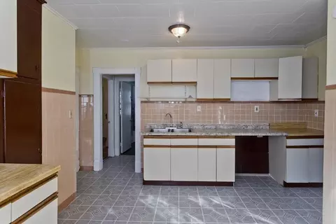 33-35 Rittenhouse Ter, Springfield, MA 01108 photo 11