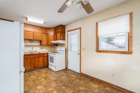 65 Briggs St, Easthampton, MA 01027 photo 7