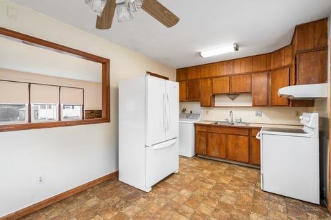 65 Briggs St, Easthampton, MA 01027 photo 4