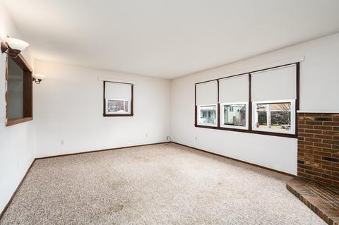 65 Briggs St, Easthampton, MA 01027 photo 9