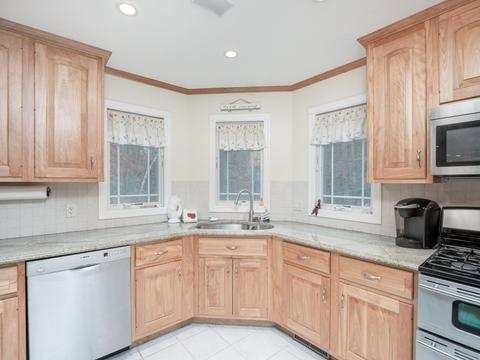 60 Brittany Dr, Barnstable, MA 02635 photo 8