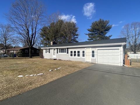 33 Pomeroy St, Easthampton, MA 01027 photo 2