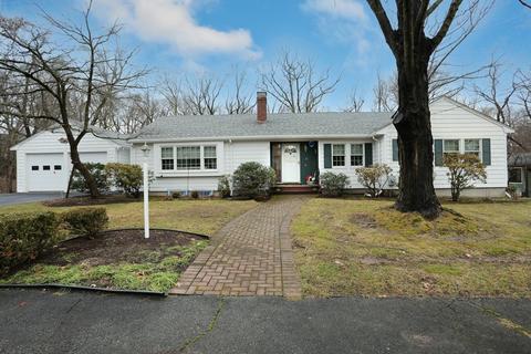 41 Perry Dr, Needham, MA 02492 photo 1