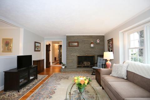 41 Perry Dr, Needham, MA 02492 photo 5