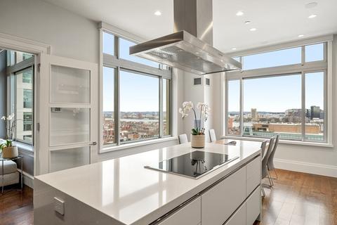 1 Huntington Ave #PH1802, Boston, MA 02116