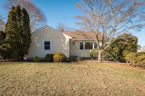 15 Beach Rd, Gloucester, MA 01930 photo 1