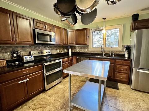 9 Elliott St, Easthampton, MA 01027 photo 7