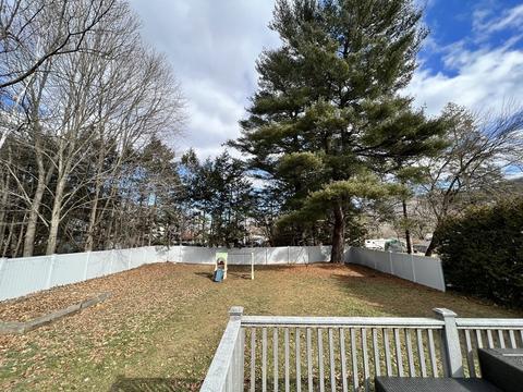 9 Elliott St, Easthampton, MA 01027 photo 4