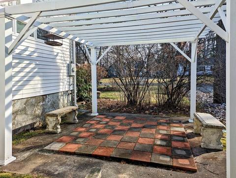 28 Woolworth St, Longmeadow, MA 01106 photo 3