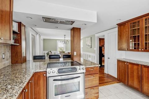 36 Willow St, Braintree, MA 02184 photo 9