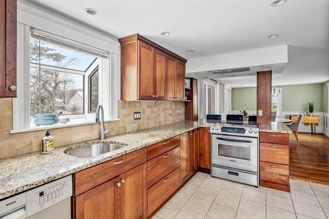 36 Willow St, Braintree, MA 02184 photo 8
