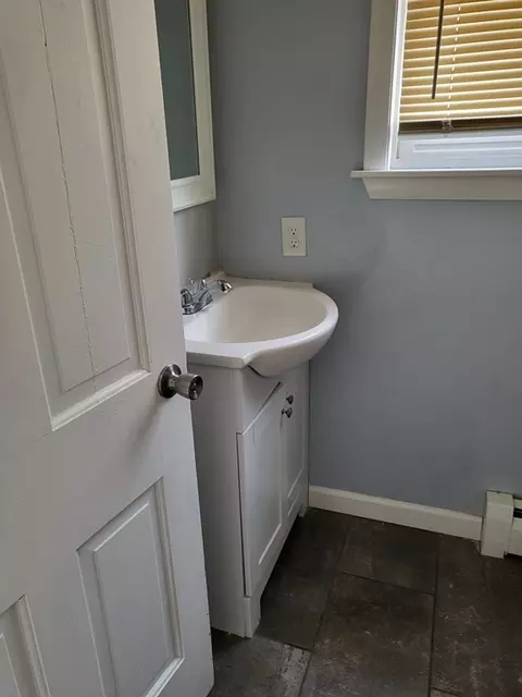 85 Hampshire, Springfield, MA 01151 photo 15