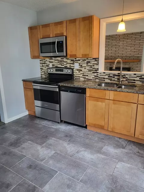 85 Hampshire, Springfield, MA 01151 photo 19