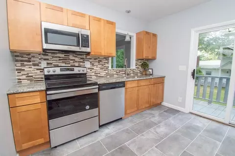 85 Hampshire, Springfield, MA 01151 photo 10