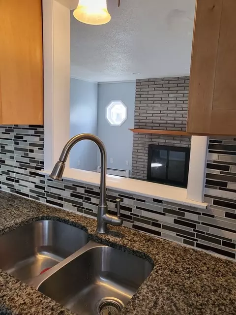 85 Hampshire, Springfield, MA 01151 photo 17
