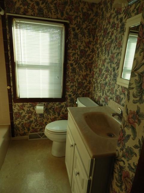 75 Clydesdale Ln, Springfield, MA 01119 photo 9